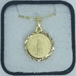 Fio c/Medalha Diamantada Redonda 18MM c/Nossa Senhora de Lurdes Folheado Dourado - Image 2