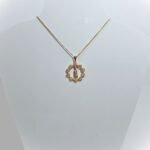 Fio Banhado a Ouro 18K c/Coroa de Flores e Nossa Senhora de Fátima - Image 2