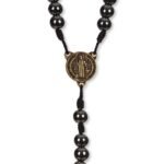 Terço Pedra Hematite Corda c/Pai Nosso São Bento, 6mm - Image 4