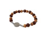 Pulseira de Madeira c/ bolas de Madeira e Metal e c/Medalha