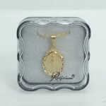 Fio c/ Medalha Diamantada Oval 18MM Latão Nossa Sra das Graças(Milagrosa) Ouro