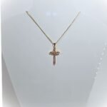Fio Banhado a Ouro 18K c/Cruz de Brilhantes Entrelaçada - Image 2