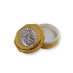 Caixa de Metal Hexagonal Dourada, Comunhão 4x4x1.50cm