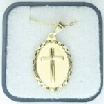 Fio c/ Medalha Diamantada 24MM c/ Cruz Folheado Dourado - Image 2