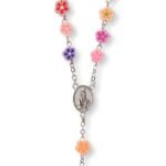 Terço - Flores em cerâmica plástica (fimo) - Multicolor