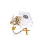 Terço de Metal Rosas Alpaque Bicolor C/ Flor Pa - Image 2