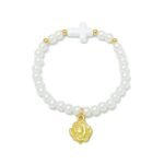 Pulseira de Pérola 6MM, c/Bolas Douradas 4MM e Cruz Colorida - Cores Sortidas