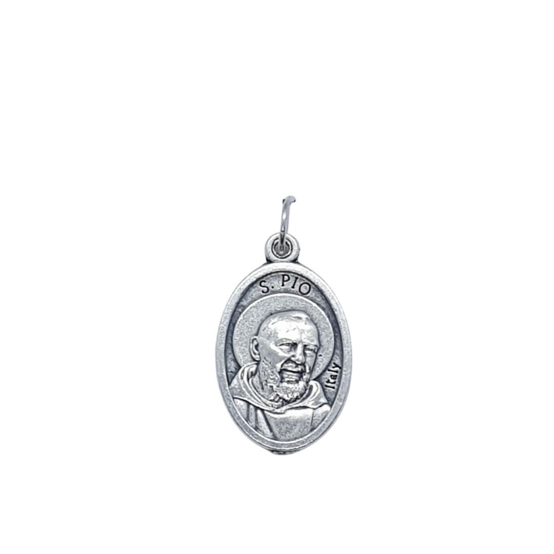 2163547445_MDOV22_Padre_Pio____0_18__.jpg Medalha Oval Prata Envelhecida Padre Pio, 2.2cm - Image 1