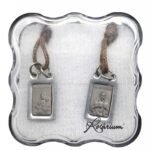 Escapulário em Inox Retangular Nª Srª do Carmo c/ Fio de Couro