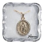 Medalha Oval Bordada c/ strass - Nª Srª das GraçasDourada