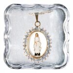 Medalha colorida oval c/ Strass