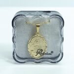 Fio c/ Medalha Oval 24MM Lapidado Folheado a Ouro Santa Rita