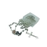 Terço de Alpaque Imit. 6MM c/fecho e caixa Medalha